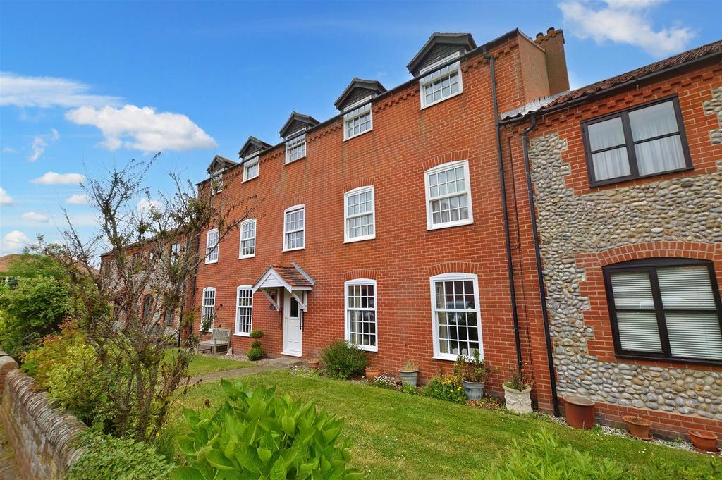 Runton House Close, West Runton, Cromer 2 bed apartment for sale £225,000