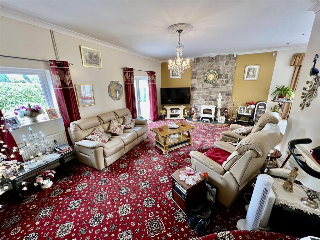 Saron Road, Saron, Ammanford 3 bed detached bungalow for sale £290,000