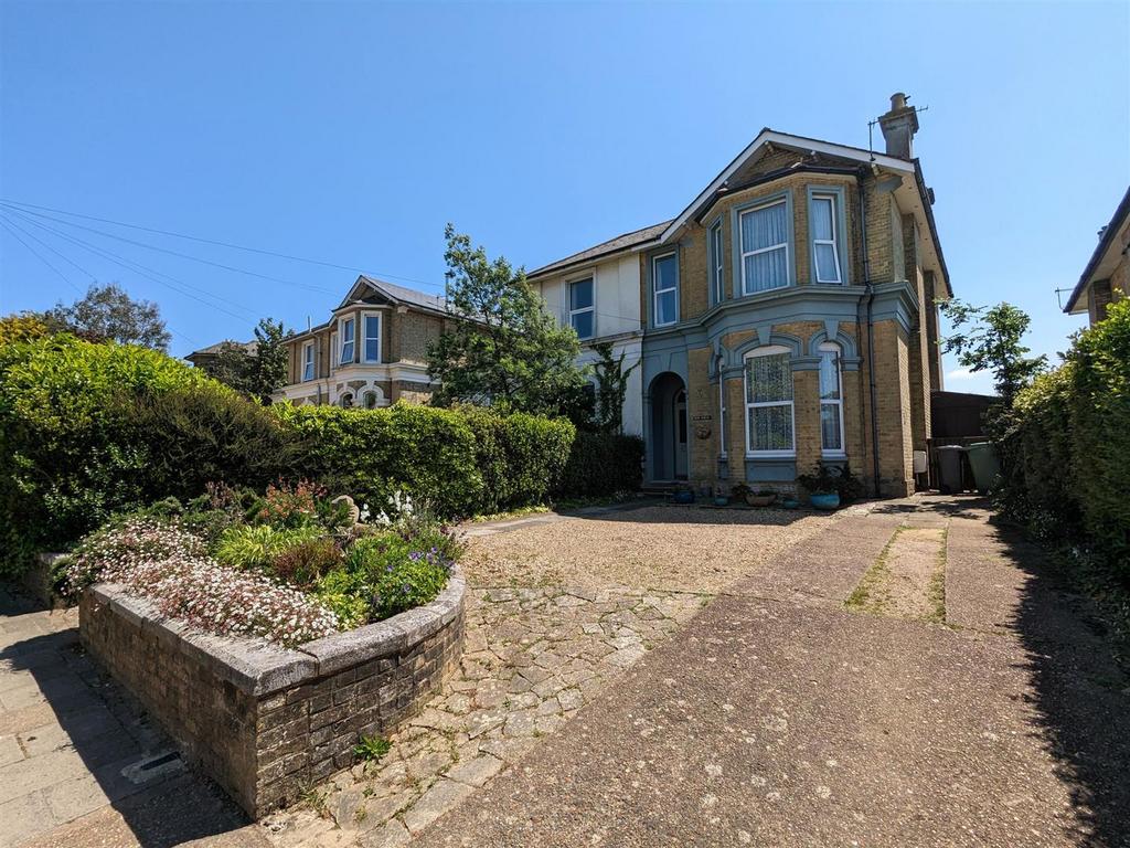 Queens Road, Ryde, 3BG 4 bed house for sale £525,000