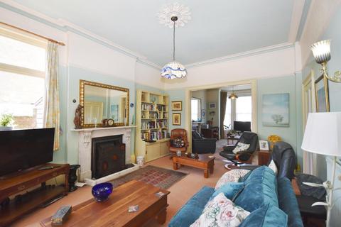 4 bedroom house for sale, Queens Road, Ryde, PO33 3BG