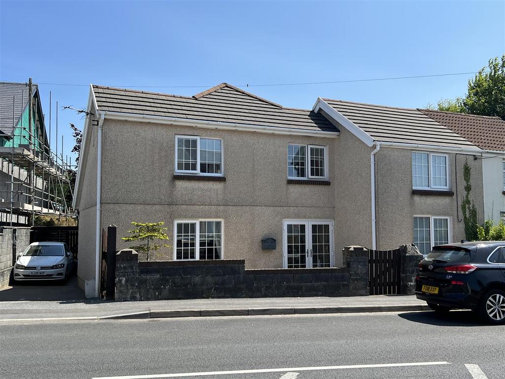 Ammanford Road, Llandybie, Ammanford 4 bed semidetached house for sale