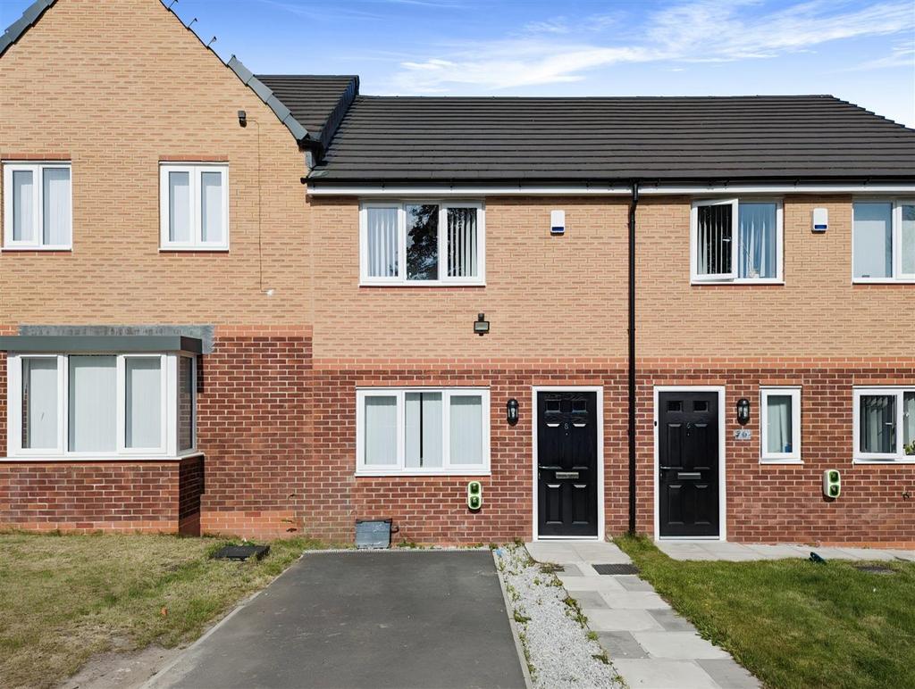 St Gabriels Close, Keep moat estate Higher fold, Leigh 2 bed mews £165,000
