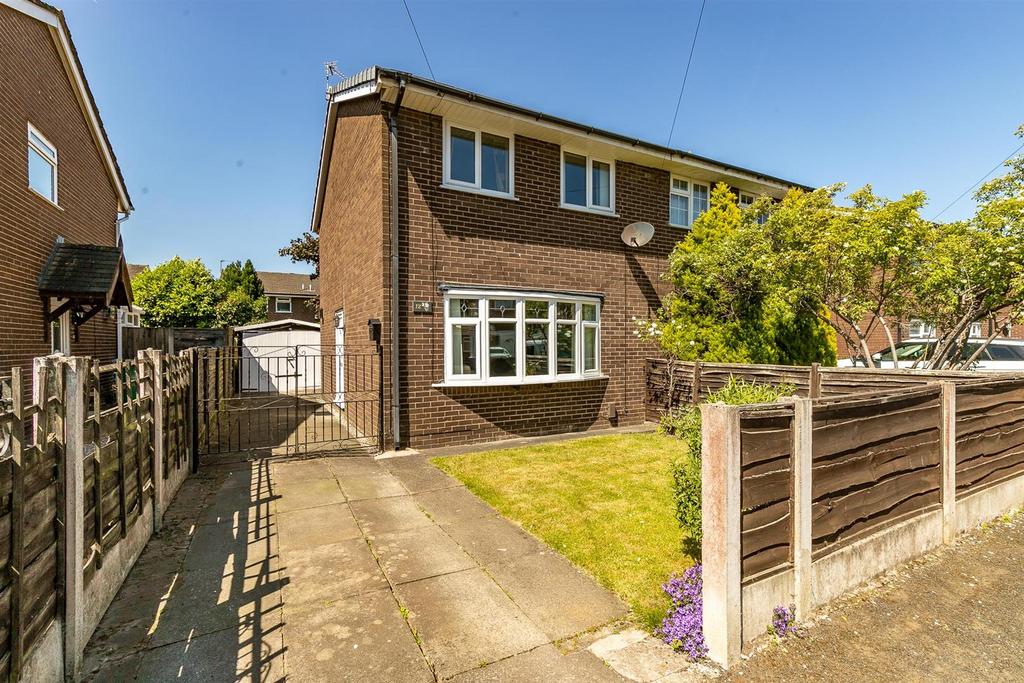 Porthleven Drive, Manchester 3 bed semidetached house for sale £249,950