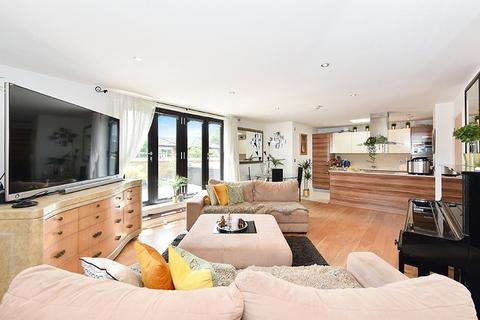 3 bedroom penthouse for sale, De La Mare Court, 6 Stratheden Road, Blackheath, London, SE3