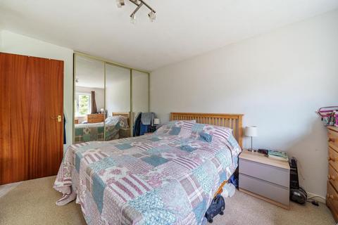24 Denbigh Road, Thame, OX9 3TL