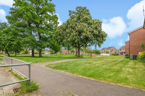24 Denbigh Road, Thame, OX9 3TL
