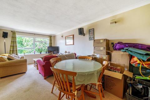 24 Denbigh Road, Thame, OX9 3TL
