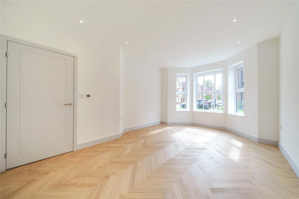 Albright Gardens, WaltonOnThames, KT12 4 bed semidetached house for sale £1,250,000