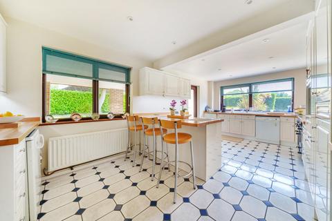 4 bedroom detached house for sale, Hursley Road, Chandler's Ford, Hampshire, SO53