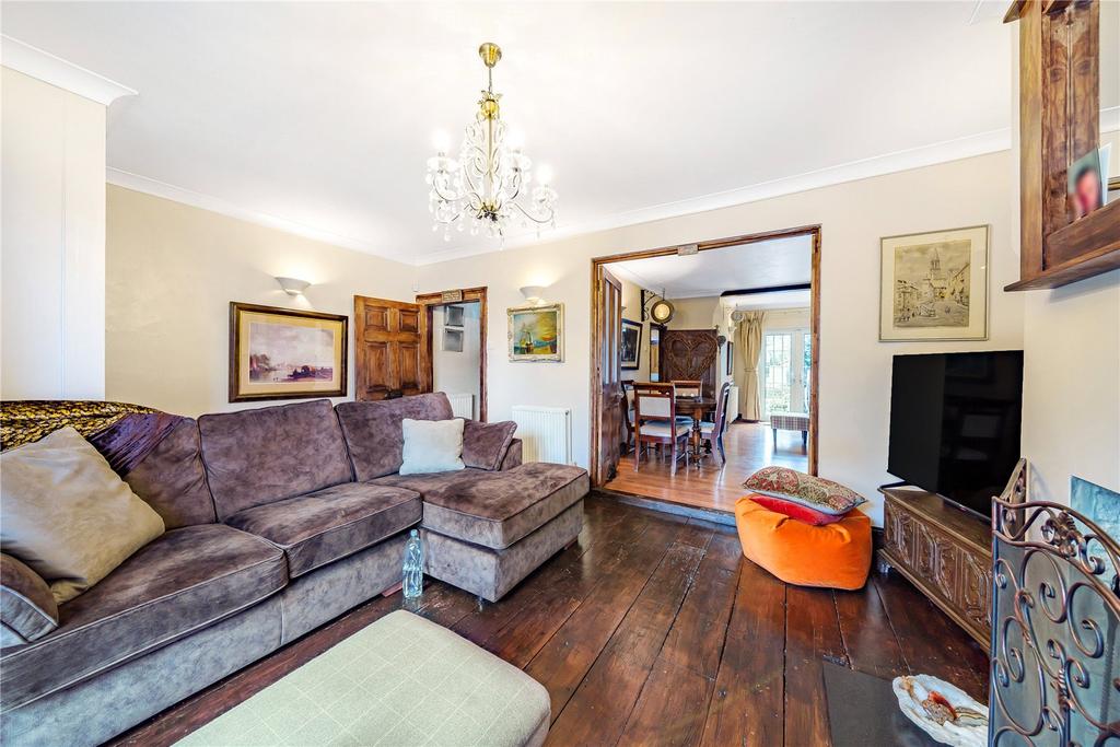 Bushey, Hertfordshire WD23 4 bed terraced house for sale £815,000
