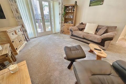 2 bedroom flat for sale, Ferndown