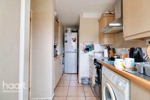 16 Cross Green, Basildon, SS16 5QW