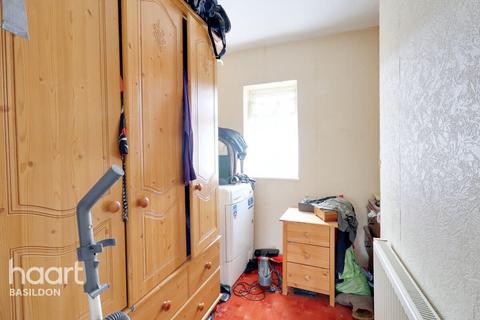 16 Cross Green, Basildon, SS16 5QW