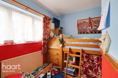 16 Cross Green, Basildon, SS16 5QW