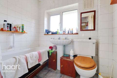 16 Cross Green, Basildon, SS16 5QW