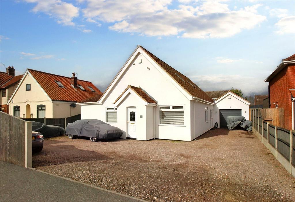 Reepham Road, Hellesdon, Norwich, Norfolk, NR6 4 bed detached house for