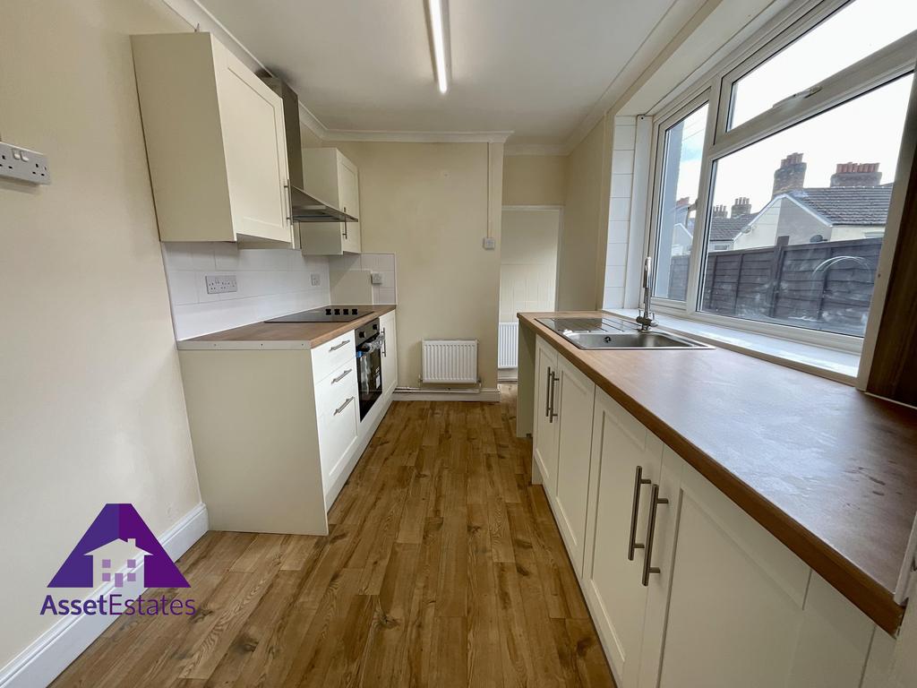 Cwm Cottage Road, Abertillery, NP13 1AT 3 bed end of terrace house for