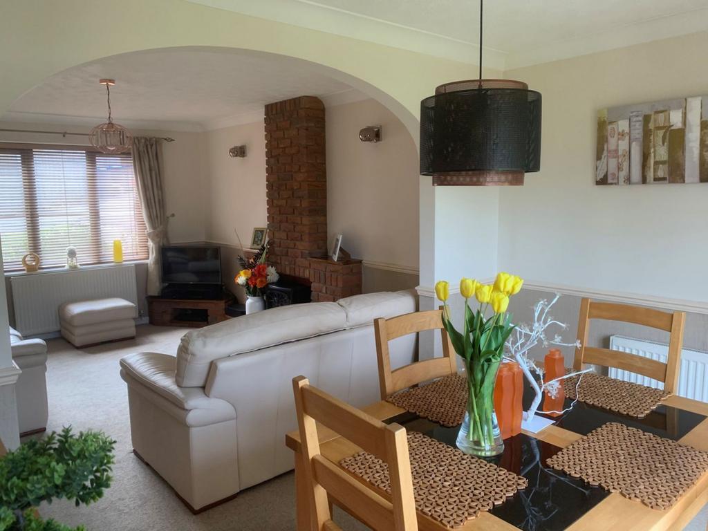 Worcester Way, Stefen Hill, Daventry NN11 4TY 4 bed detached house for