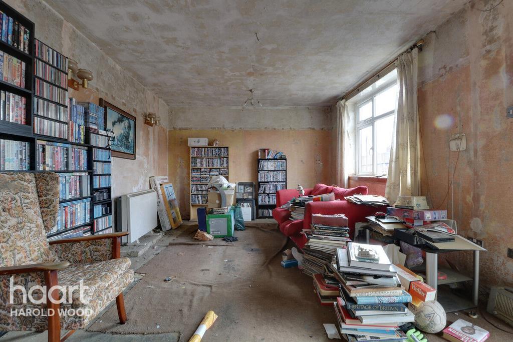 Aylsham Lane, Romford 3 bed terraced house for sale £400,000