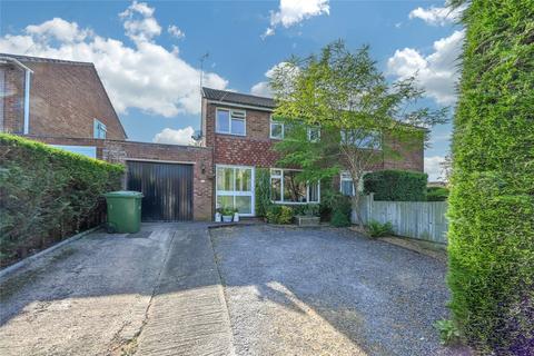 3 bedroom semi-detached house for sale - Yelverton Avenue, Stafford, Staffordshire, ST17