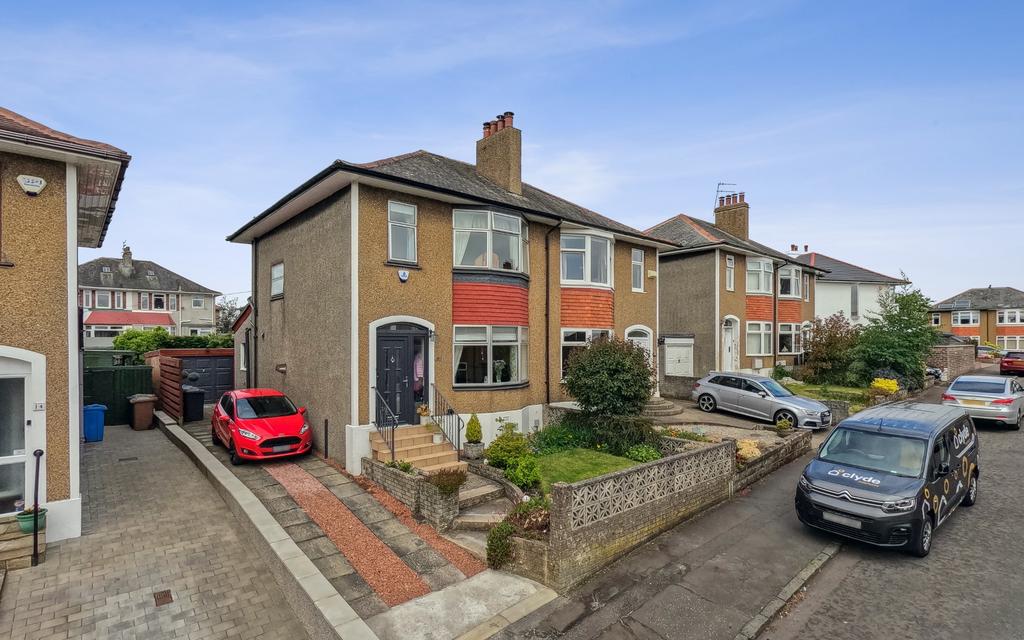 Queensberry Avenue, Clarkston, East Renfrewshire, Glasgow, G76 7DX 3