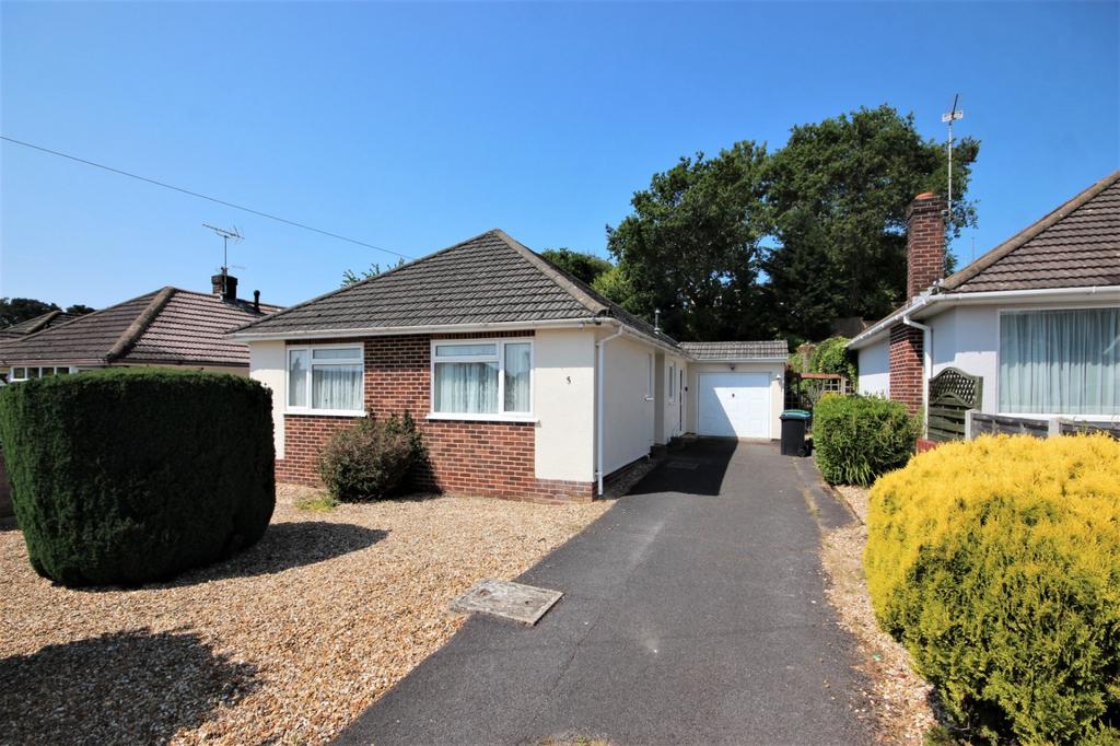 Holland Way, Broadstone, Dorset, BH18 2 bed bungalow for sale £375,000