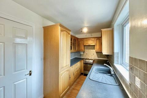 2 bedroom house to rent, Fisherwell Road, Gateshead NE10