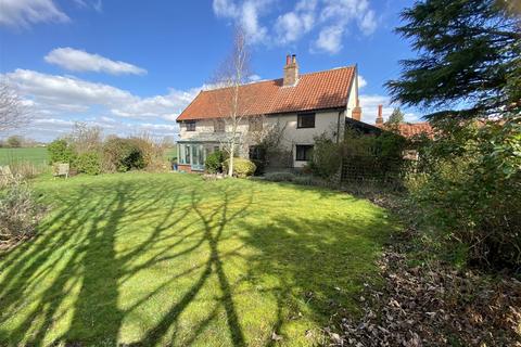 4 bedroom detached house for sale, Bury Road, Hopton