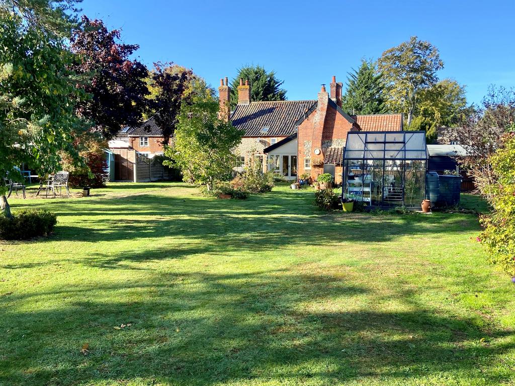 The Street, North Lopham, Norfolk 4 bed terraced house £425,000