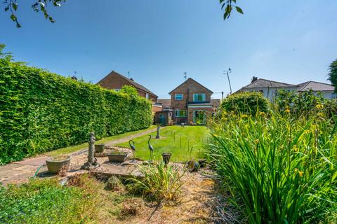 31 Ellingham Road, Hemel Hempstead, HP2 5LE