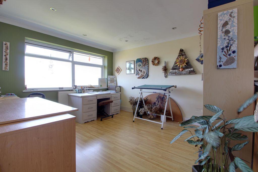 Bedroom 2 (Double)