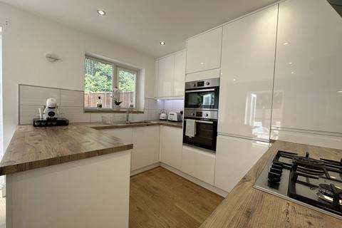 42 Agincourt, Hebburn, NE31 1AN