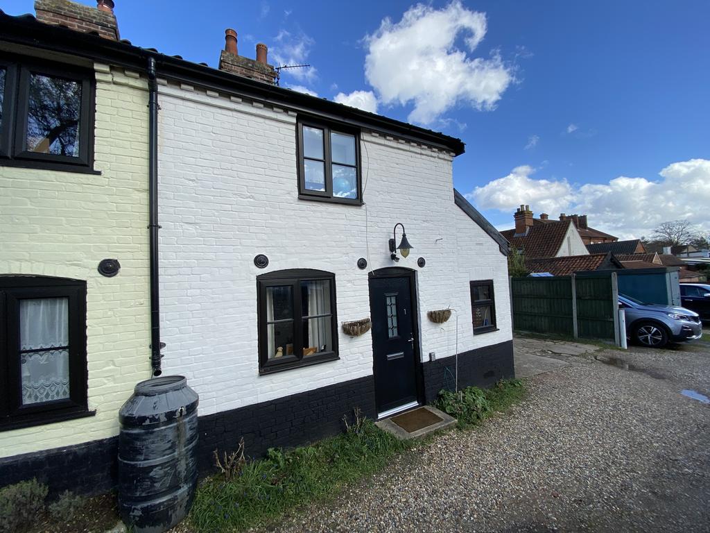 Friarscroft Lane, Wymondham 2 bed semidetached house for sale £215,000