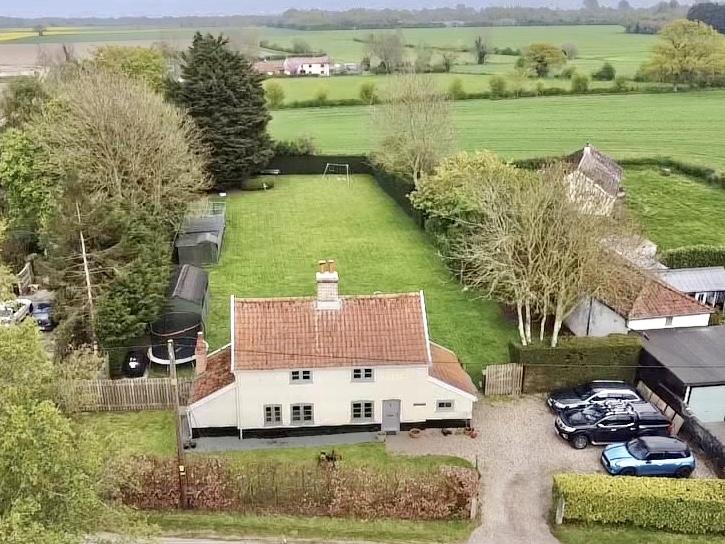 Wymondham Road, Bunwell 4 bed detached house for sale £595,000