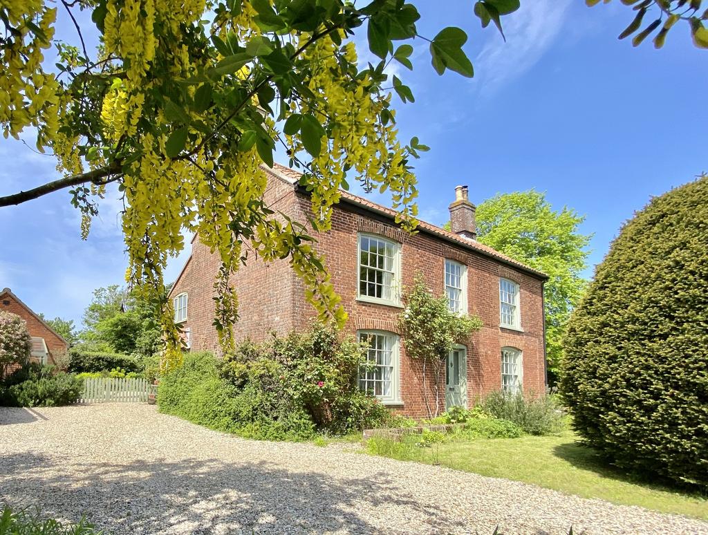 Norwich Road, Wymondham 4 bed detached house for sale £625,000