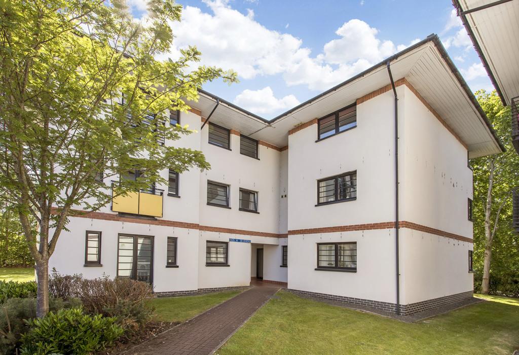 Whiteside Court, Bathgate, West Lothian 2 bed flat for sale £125,000