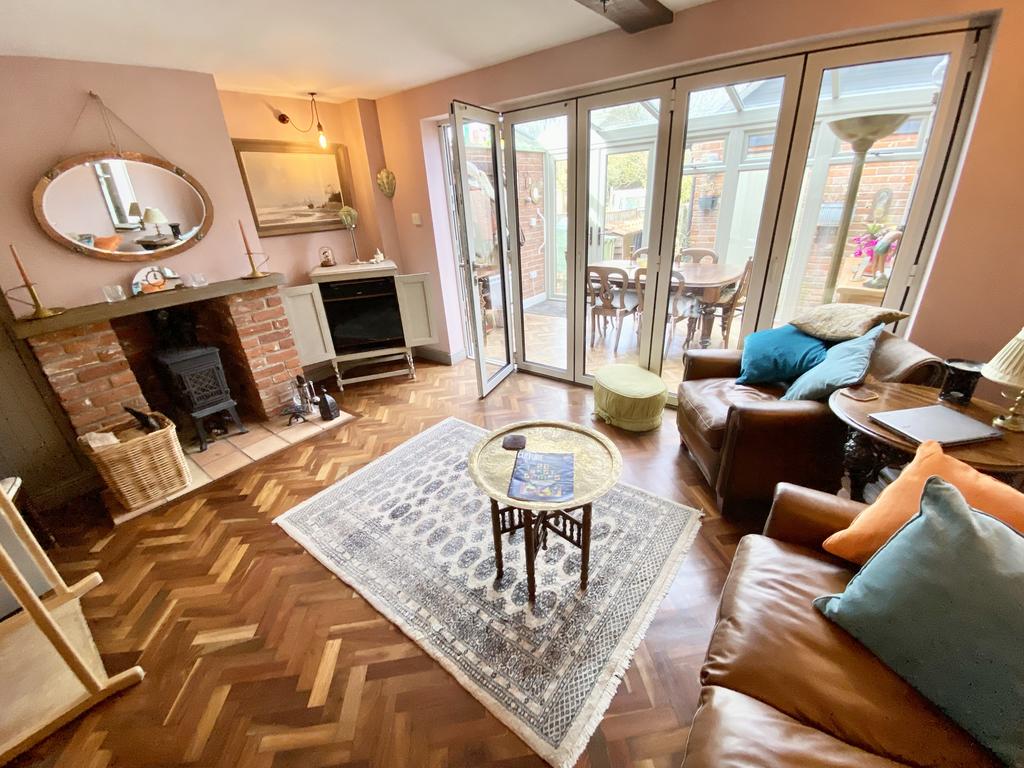 Norwich Common, Wymondham 2 bed semidetached house £285,000