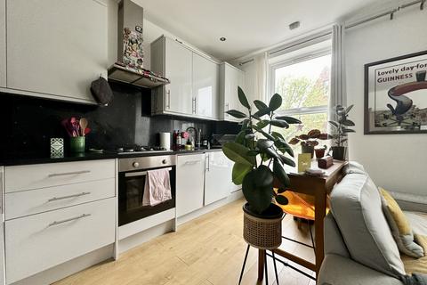 2 bedroom flat to rent, Nunhead Lane, Peckham, SE15