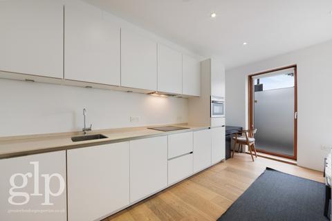 Studio to rent, King's Mews, London, Greater London, WC1N