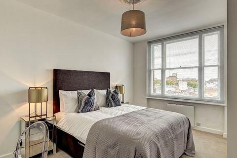 1 bedroom apartment to rent, Hill Street W1J
