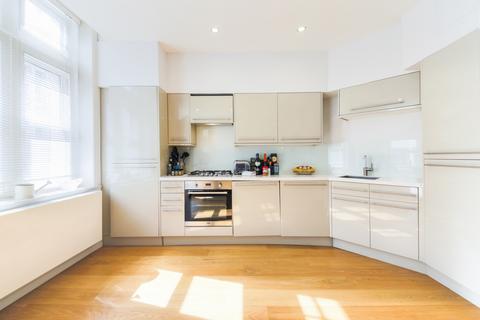 2 bedroom apartment to rent, Long Acre, WC2E