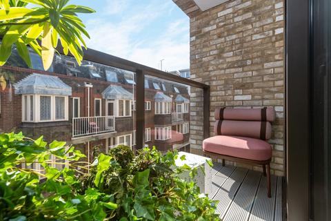 Flat 5, 106 Berwick Street, London, W1F 0DX