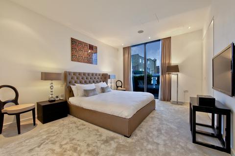 3 bedroom apartment to rent, Peter Street W1F