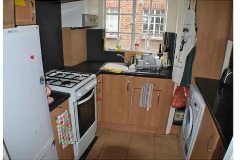 2 bedroom flat to rent, Stratheden Parade, London, SE3