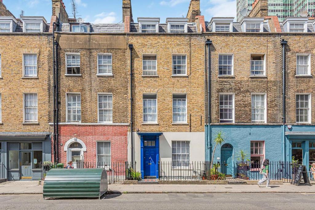 Warren Street, London 2 bed flat for sale £1,000,000