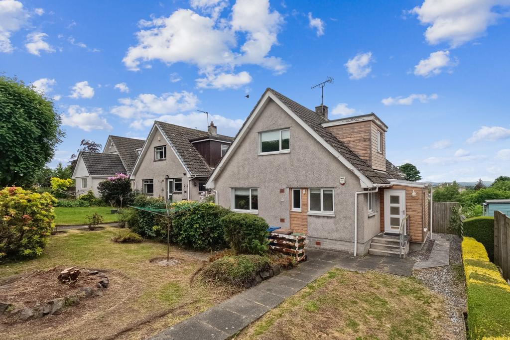 Sycamore Way, Carmunnock, Glasgow, G76 9DB 3 bed detached bungalow for