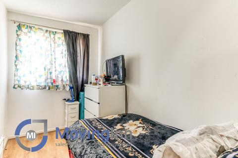 8 Hardcastle Close, Croydon, CR0 6XQ