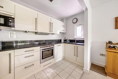 2 bedroom apartment to rent, St. Johns Lodge,  Woking,  GU21