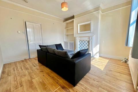 2 bedroom terraced house to rent, New Road Side, Horsforth, Leeds, West Yorkshire, LS18