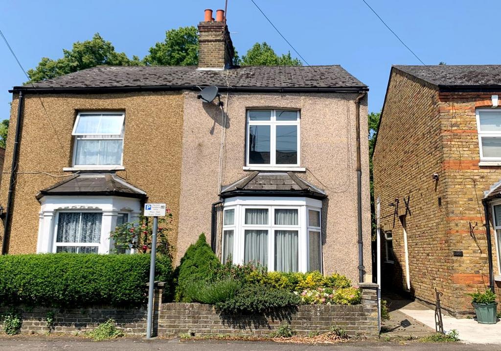 16 Victoria Road, Uxbridge... 3 bed semidetached house £260,000